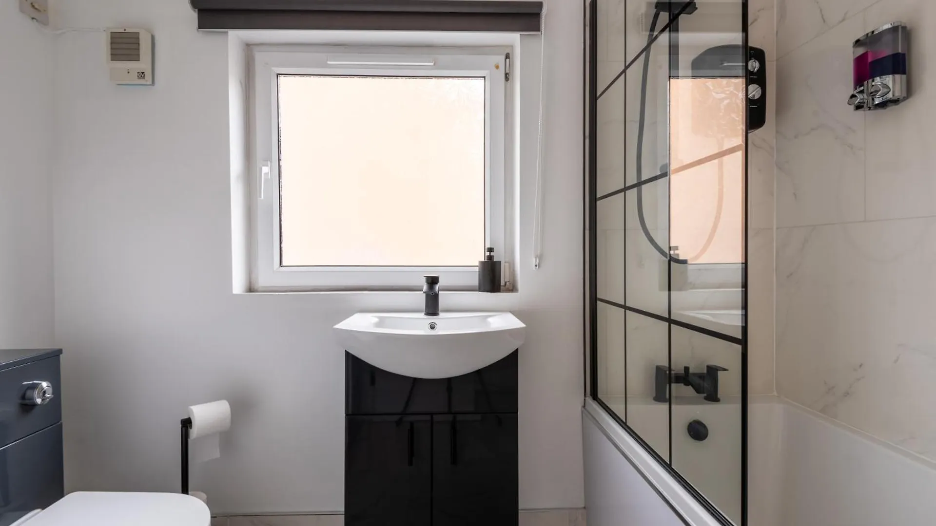 Stylish 2Br Home Walk To Belfast City Centre 0*,